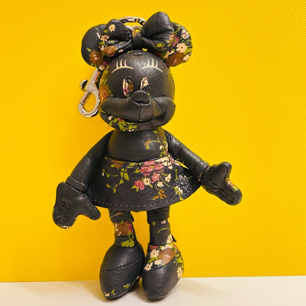 NWOT Coach x Disney Minnie Mouse Keychain/ Bag Charm - Picture 5 of 14